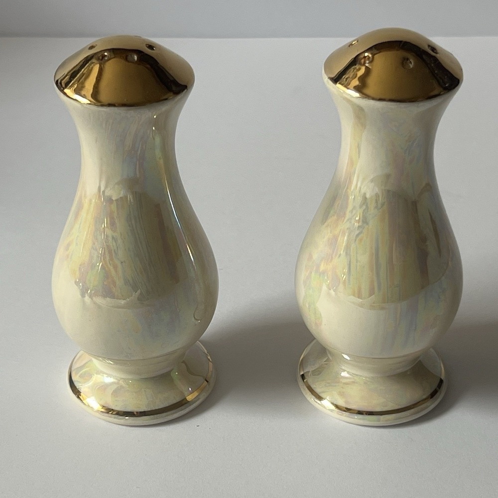 VTG MCM Pearl China Co Lusterware Salt & Pepper Shaker 22KT Gold‎ With Cork